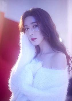 惊！少妇洗澡背后竟藏着怎样的秘密？与子伦又有何关系？